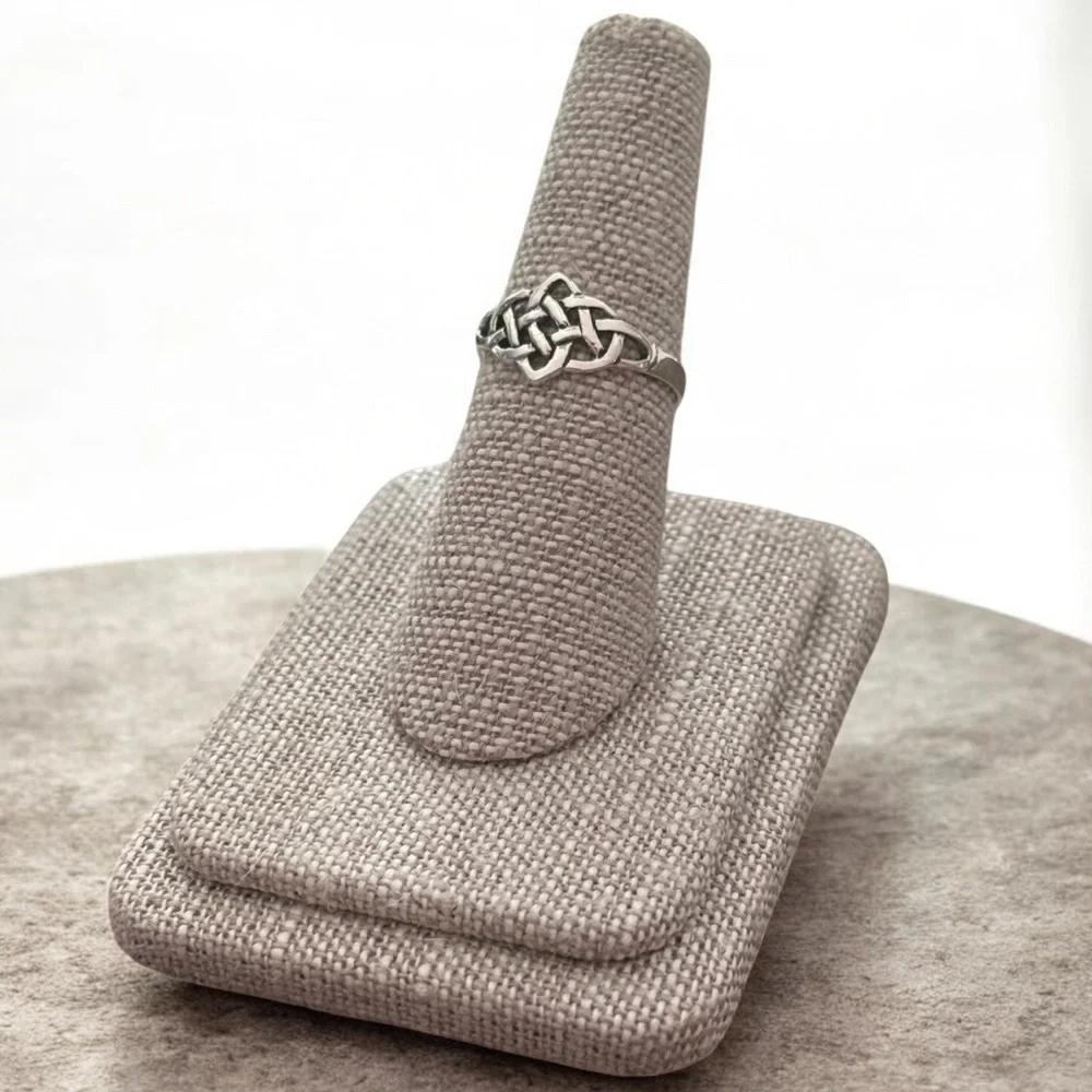 NWT 925 Sterling Silver Celtic Knot Ring! Available in Sizes 6-10! NEW! - Picture 3 of 4